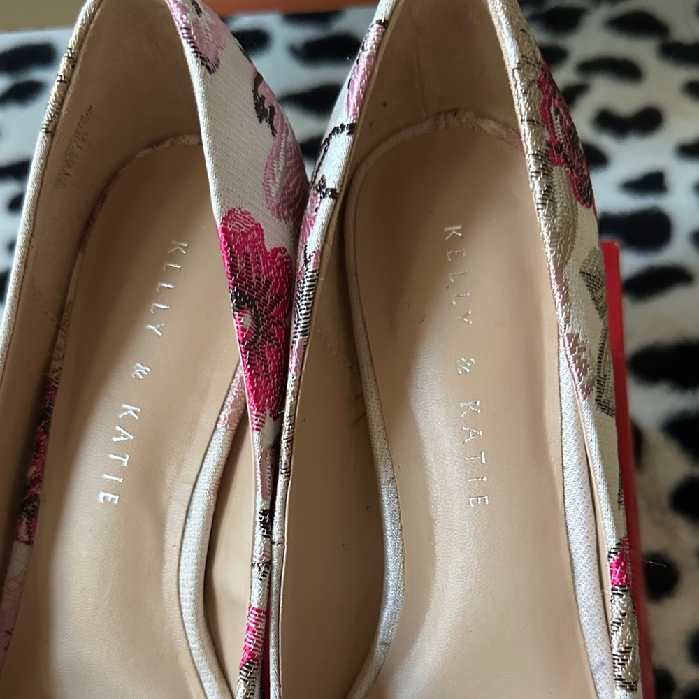 Kelly & Katie Eldorina Satin Floral Embroidered Women's Pumps 8 - Picture 3 of 10